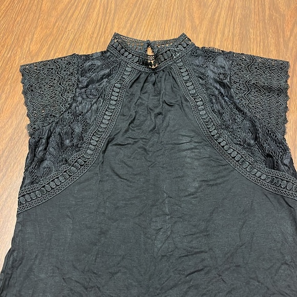 Cable & Gauge lace shoulder shirt, size small‎ - Picture 2 of 12